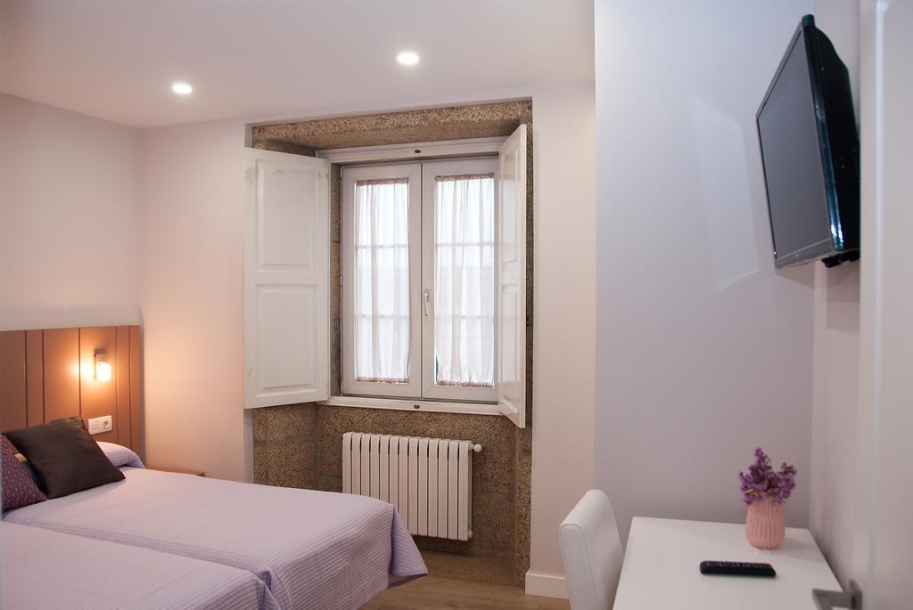 Linares Rooms 圣地亚哥－德孔波斯特拉 外观 照片